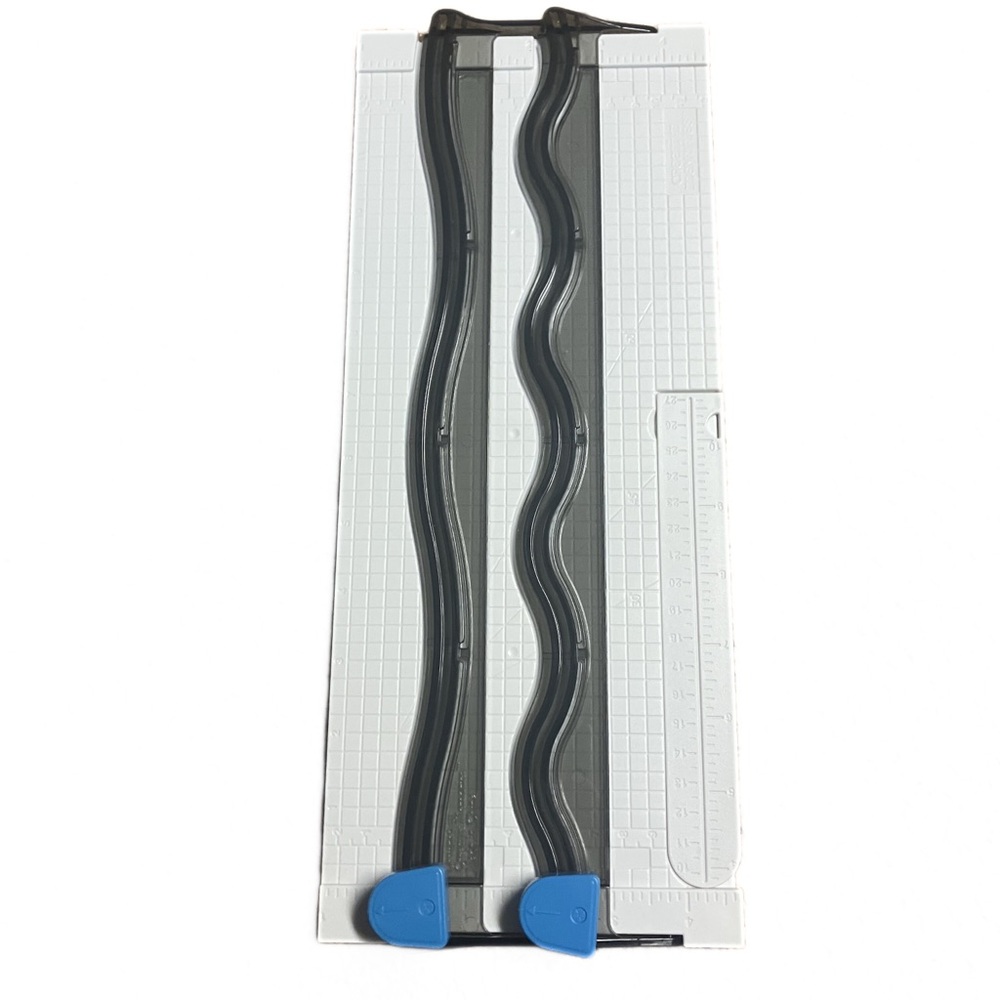 Creative Memories 12-inch Decorative Trimmer